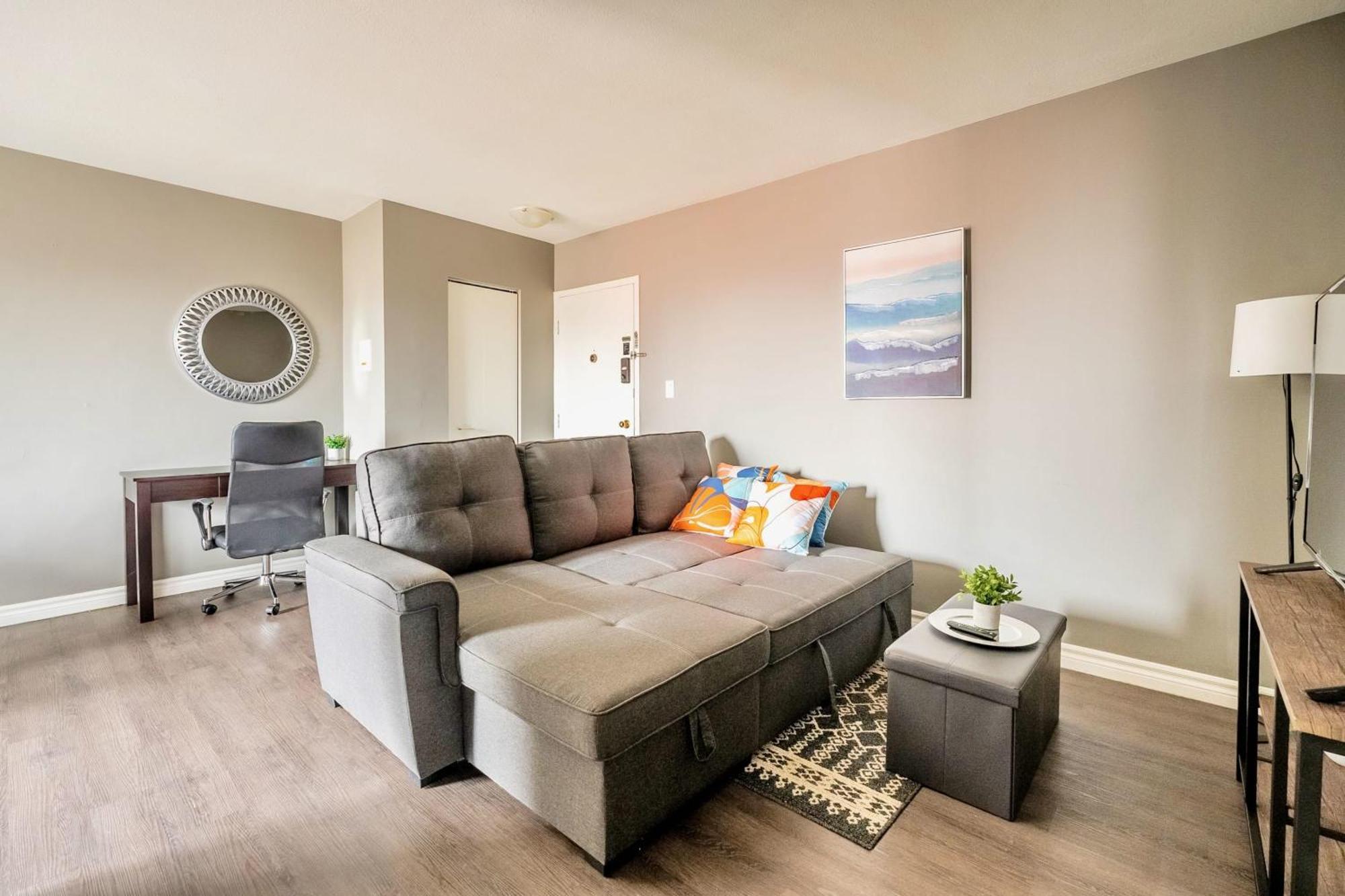 Newly Renovated 2Br Unit In Glenview West Apartment Hamilton Bagian luar foto