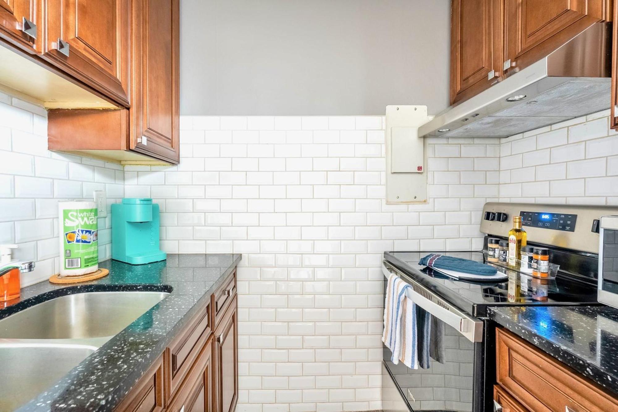 Newly Renovated 2Br Unit In Glenview West Apartment Hamilton Bagian luar foto