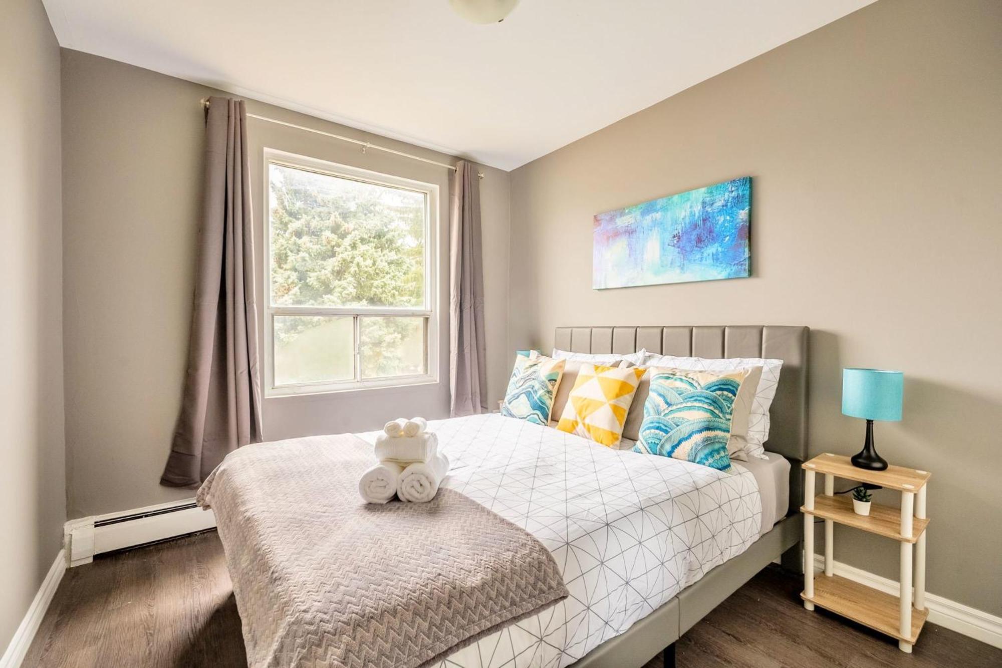Newly Renovated 2Br Unit In Glenview West Apartment Hamilton Bagian luar foto